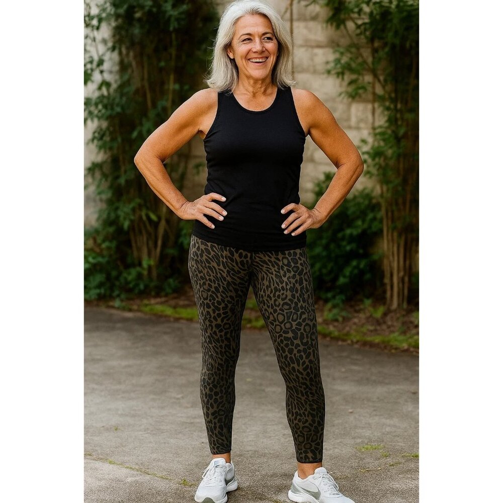 Chico’s Zenergy Green Cheetah print Leggings size 4-6 (0)